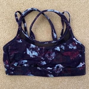 Lululemon sports bra